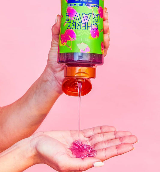 Tree Hut Cherry Rave Dark Cherry, Yuzu & Shea Foaming Body Wash